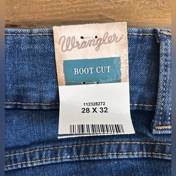 WRANGLER Women’s Boot Cut Jeans Western Mid Rise Stretch Blue Wash 28X32 - Picture 17 of 17